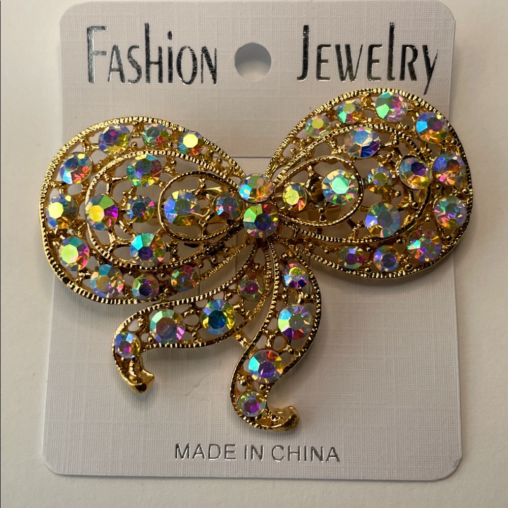 NEW Beautiful Butterfly Brooch